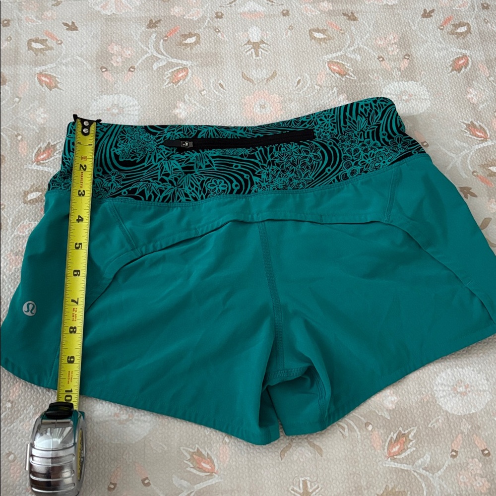 Lululemon Run Times Short II 4” Size 2 Spirit Green - Picture 10 of 11